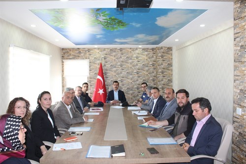 İlçe İdare Şube Başkanları Toplantısı Kaymakam Hacı DEMİRCİ başkanlığında gerçekleştirildi.